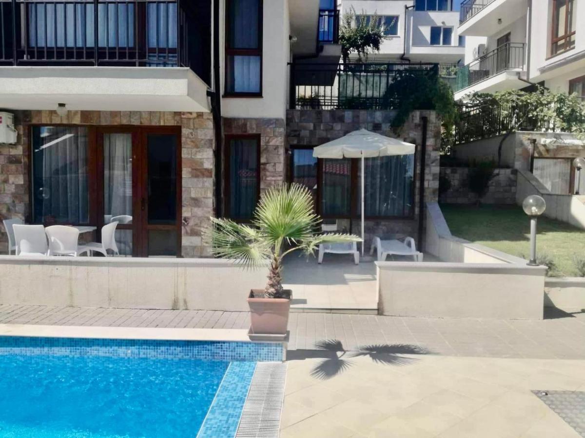 Apartments In Villas Apolon Созополь Экстерьер фото